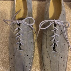 BCBGMAXAZRIA Women’s Gray Suede Lace up Shoes Size 10 EUC